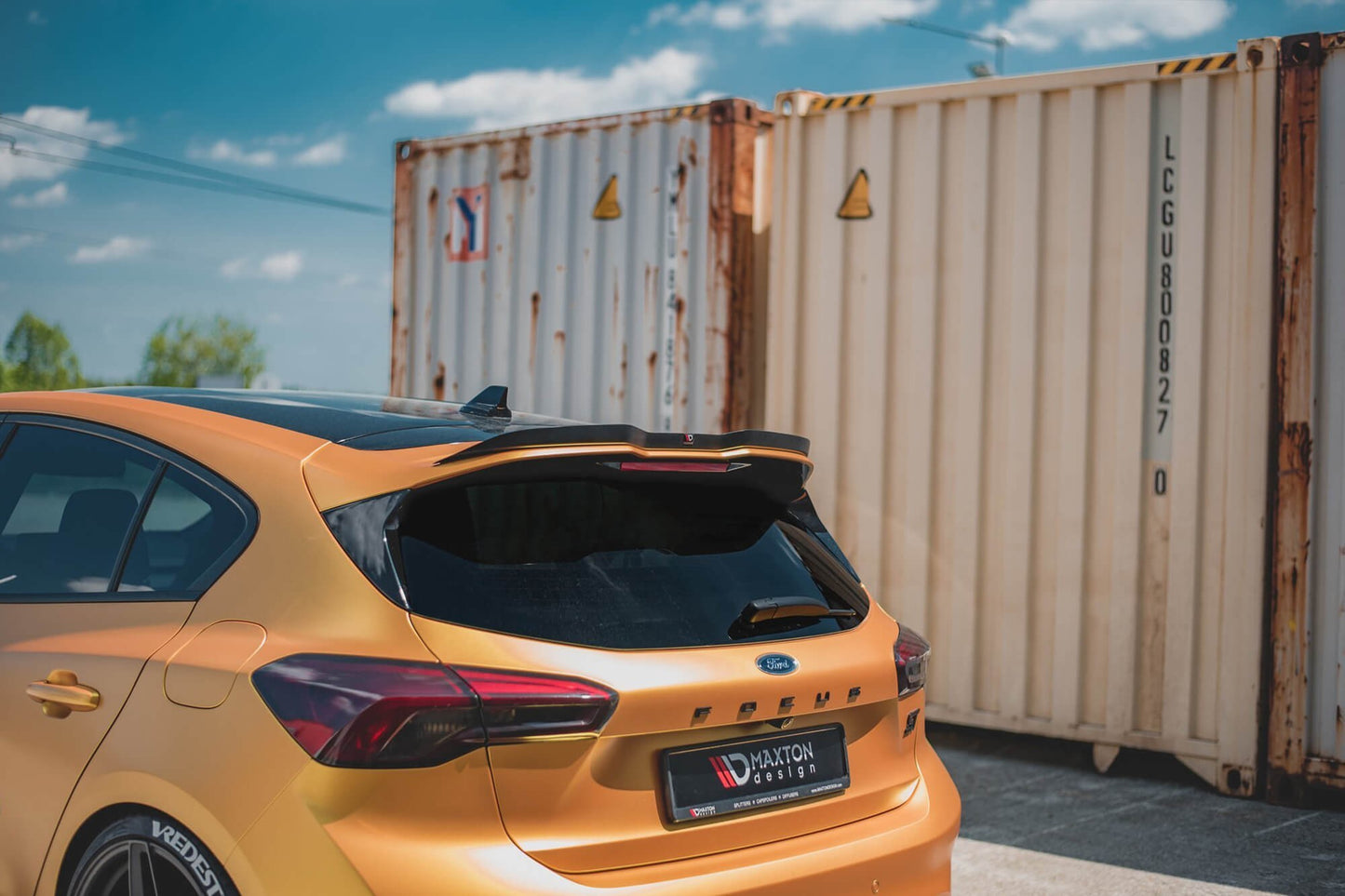Spoiler Maxton Design versiunea 2 tip ST pentru portbagajul Ford Focus hatchback (dupa 2019), culoare carbon