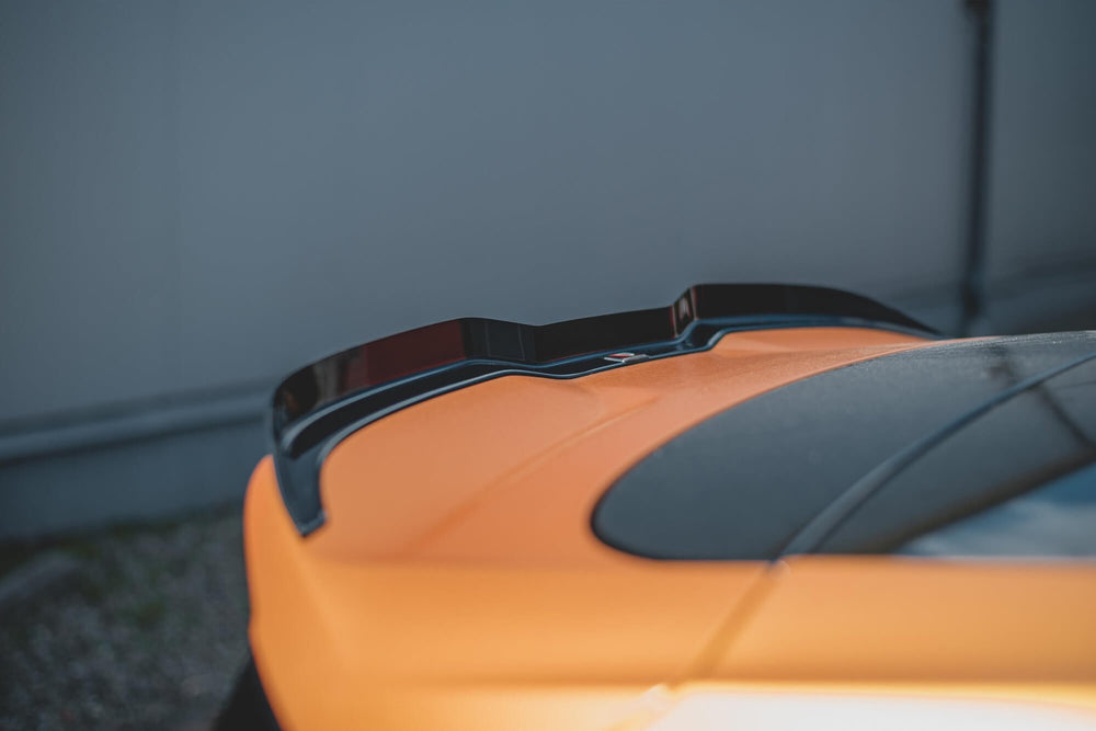 Spoiler Maxton Design versiunea 2 tip ST pentru portbagajul Ford Focus hatchback (dupa 2019), culoare carbon