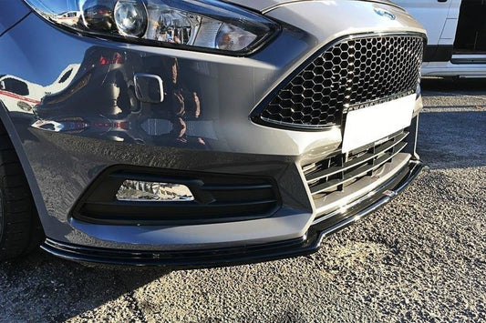 Splitter Maxton Design versiunea 3 pentru bara fata ST a Ford Focus (2015-2018), negru lucios