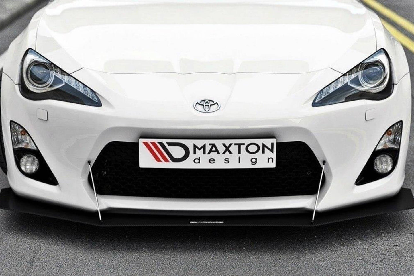 Spoiler Maxton Design versiunea 3 tip Racing pentru bara fata standard Toyota GT86 (2012-2016), negru mat