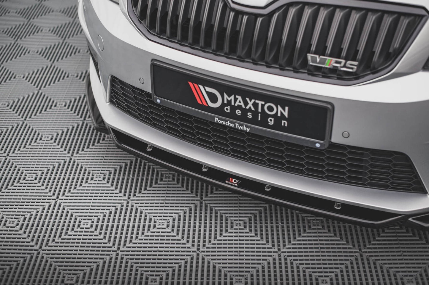 Splitter frontal Maxton Design versiunea 4 pentru bara RS față Skoda Octavia (2013-2016), culoare carbon