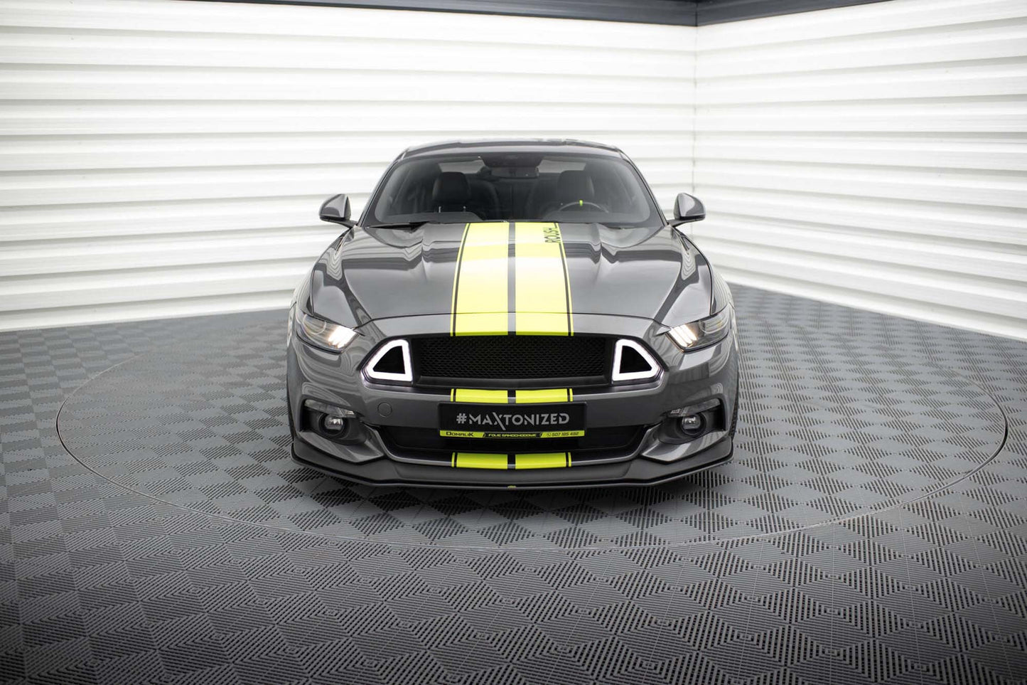 Maxton Design spoiler bara fata Street Pro pentru Ford Mustang GT (2014-2017), negru mat