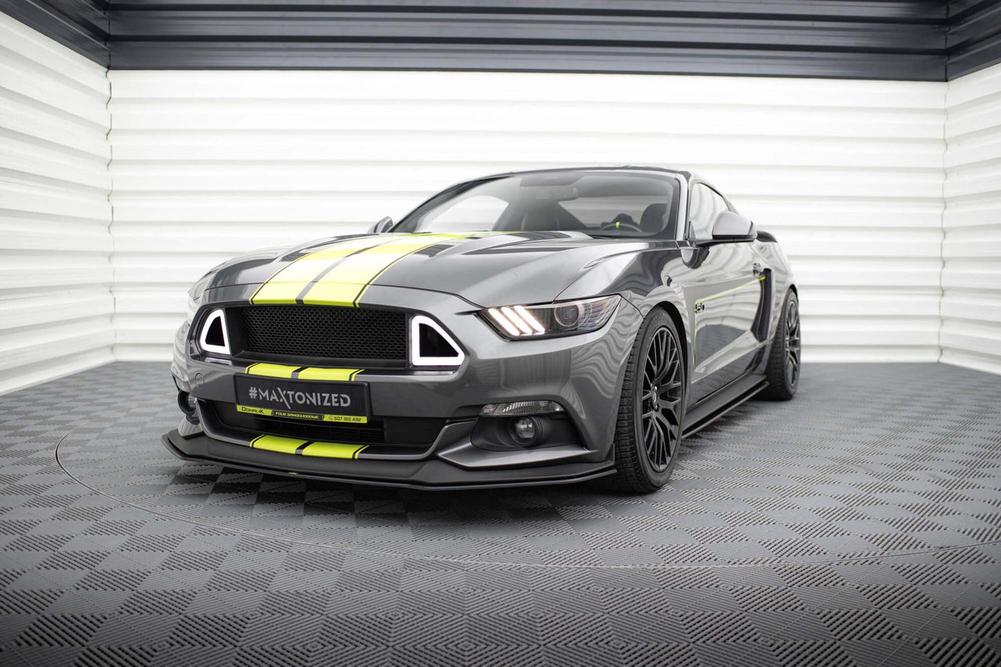 Maxton Design spoiler bara fata Street Pro pentru Ford Mustang GT (2014-2017), negru mat