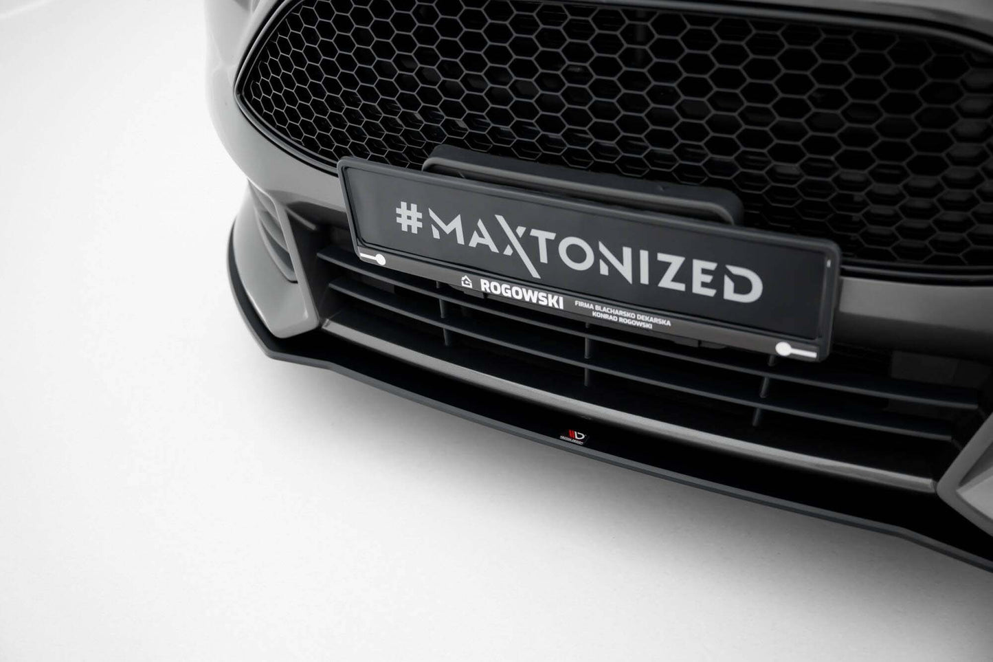 Splitter Maxton Design tip Street Pro, pentru bara fata ST a Ford Focus (2015-2018), negru mat