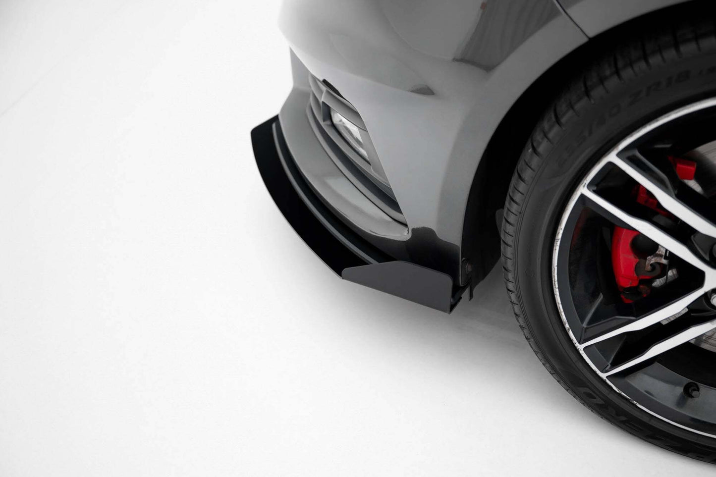 Spoiler Maxton Design tip Street Pro, pentru bara fata ST a Ford Focus (2015-2018), negru mat