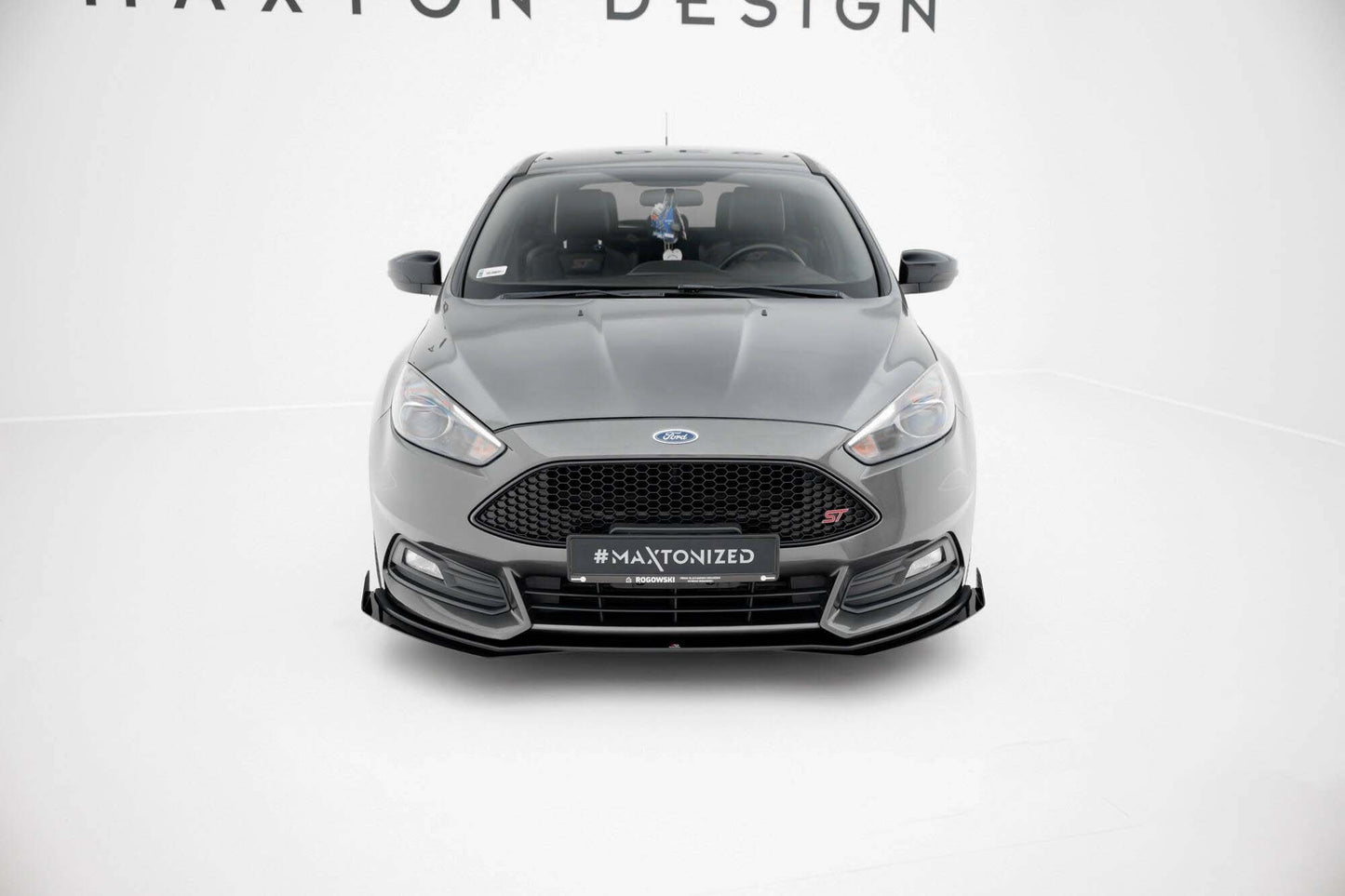 Spoiler Maxton Design tip Street Pro, pentru bara fata ST a Ford Focus (2015-2018), negru mat