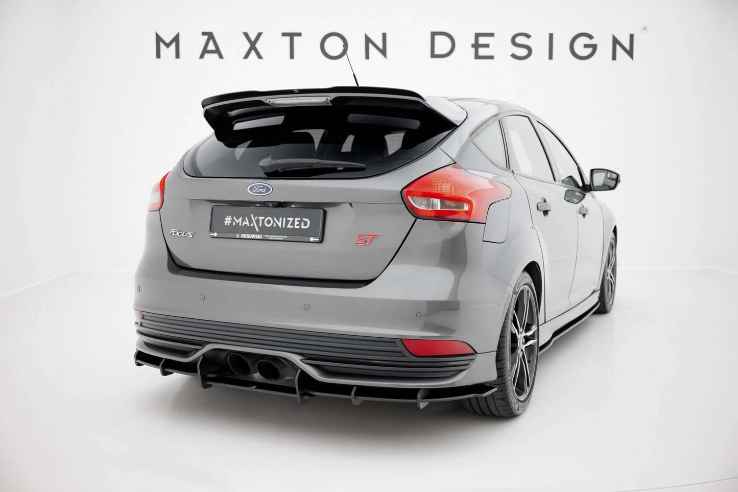 Spoiler Maxton Design tip Street Pro pentru bara spate ST a Ford Focus (2015-2018), negru mat