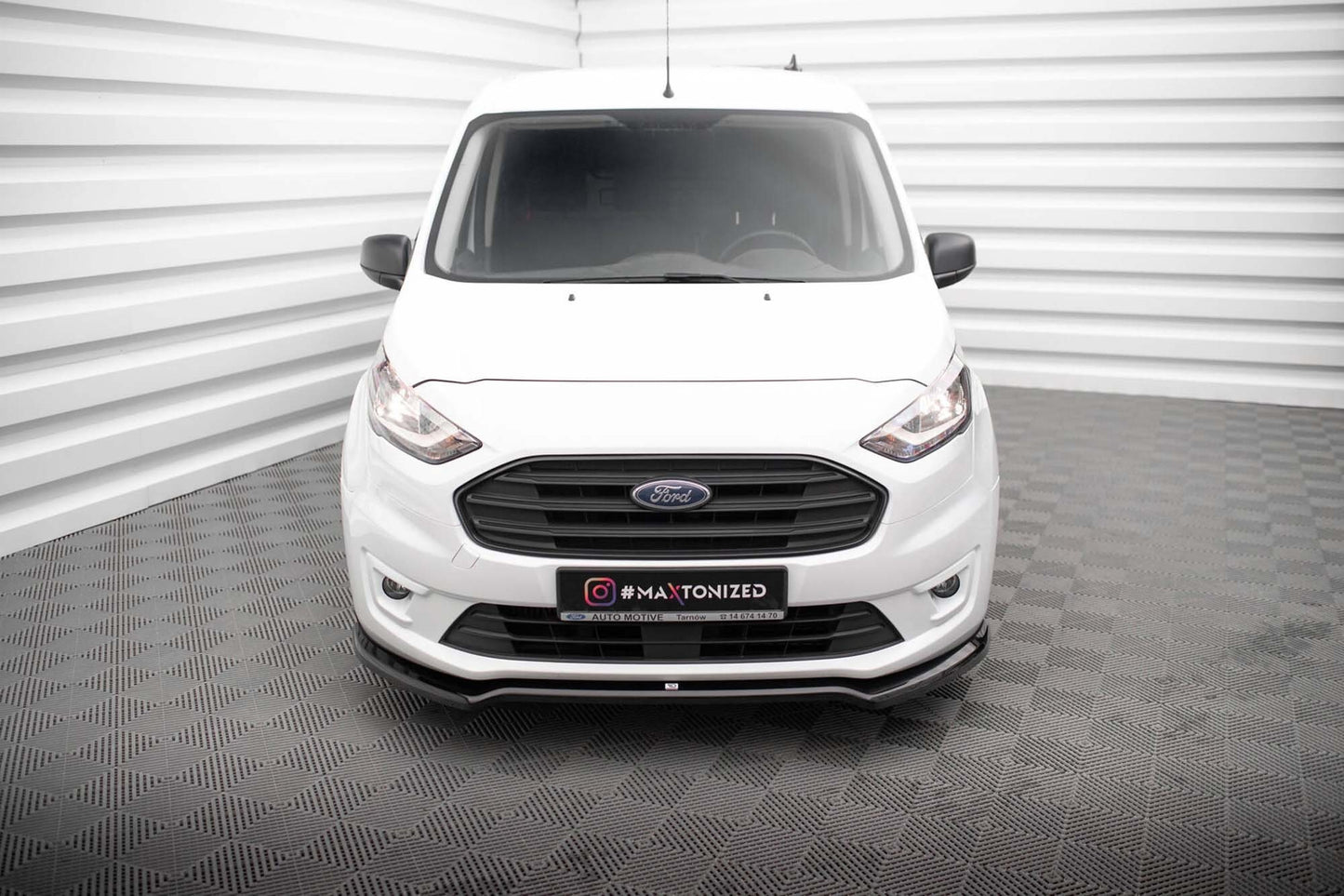 Maxton Design splitter versiunea 1 pentru bara fata Ford Transit Connect (2017-2023), negru lucios