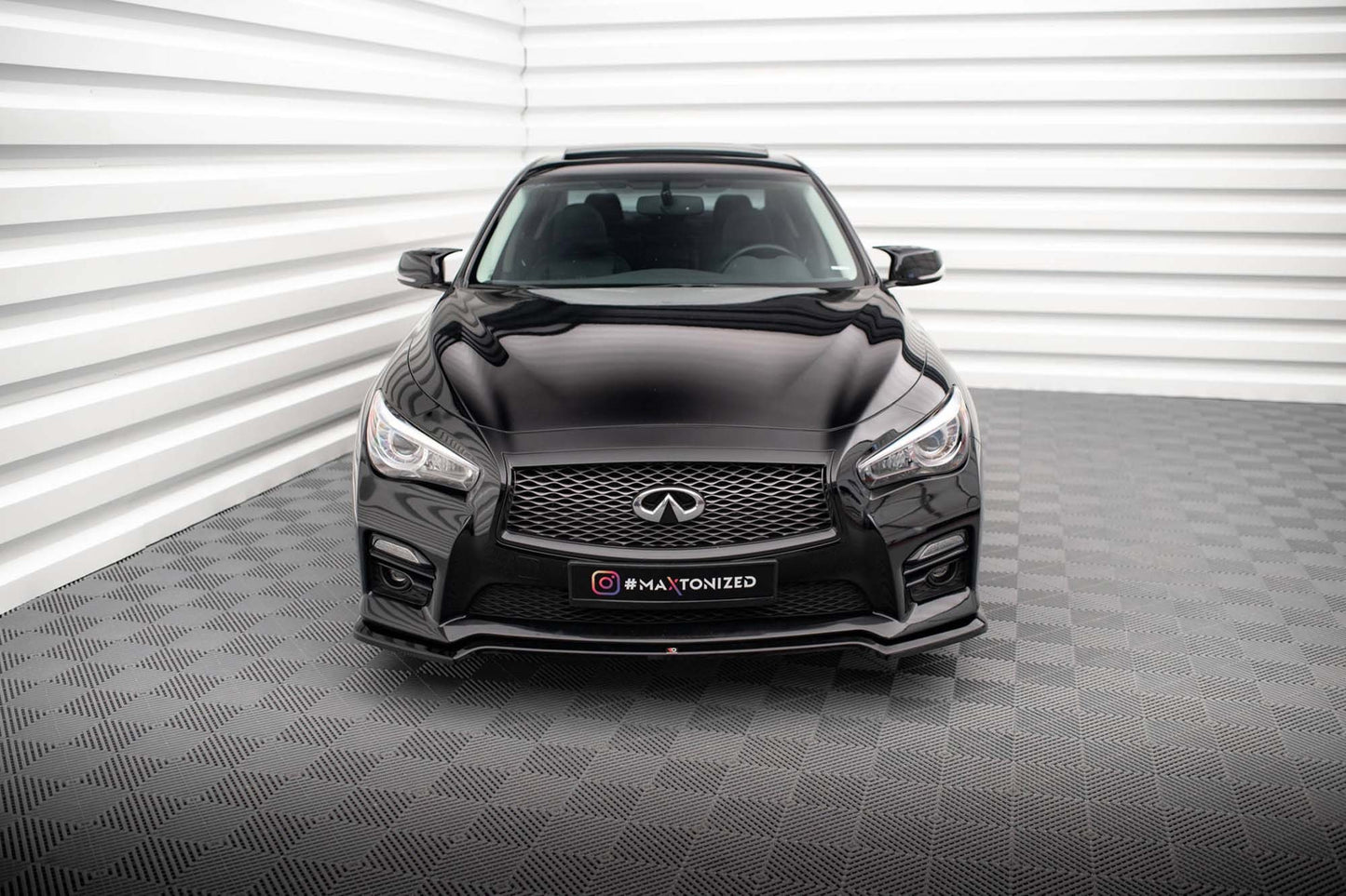 Maxton Design versiunea 1 spoiler bara fata pentru Infiniti Q50 S Mk1 (2013-2016), culoare fibra de carbon