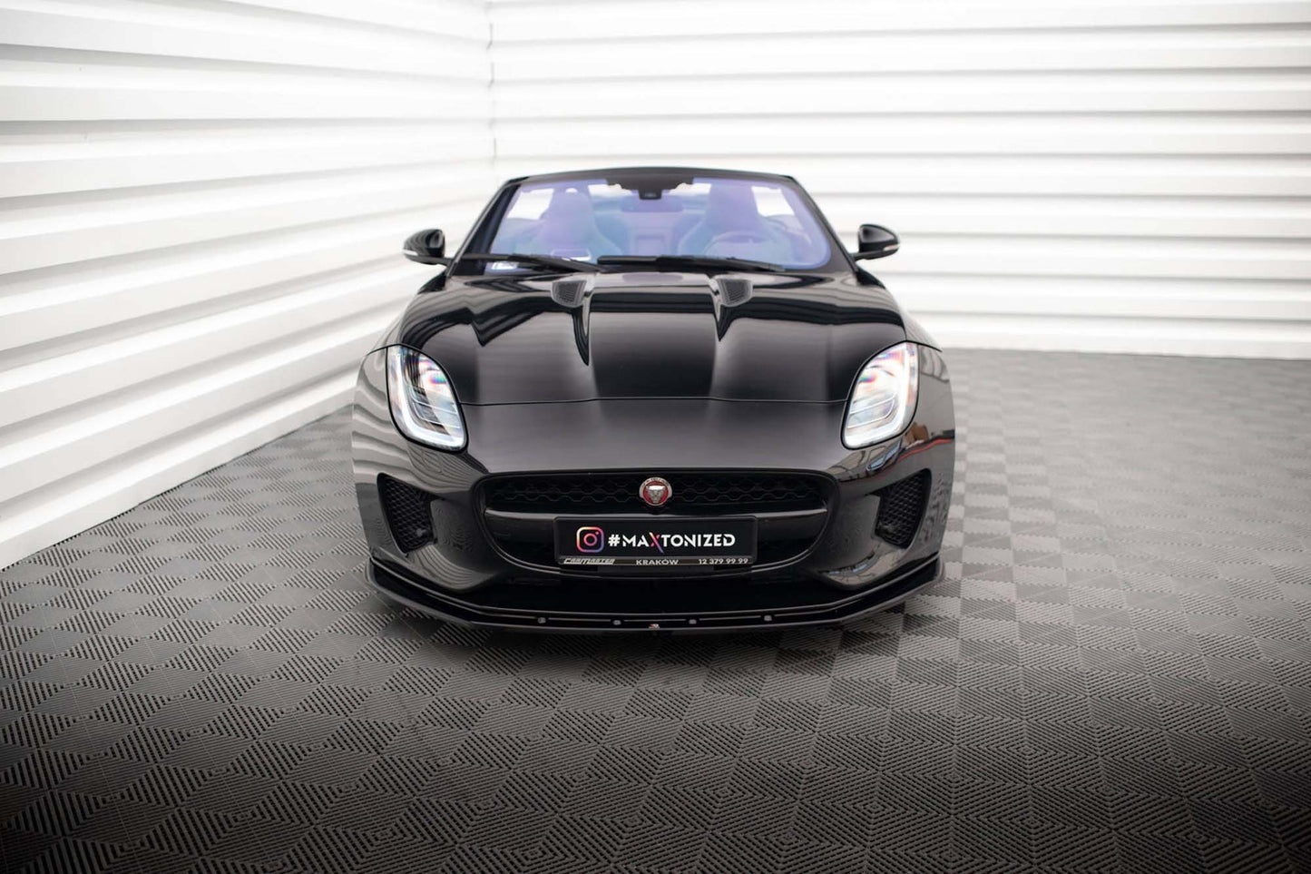 Spoiler Maxton Design versiunea 1 pentru bara fata a Jaguar F-Type Mk1 (2016-2020), culoare carbon