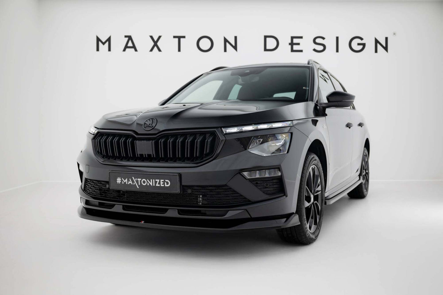 Spoiler Maxton Design versiunea 1 pentru bara față a Skoda Kamiq Monte Carlo (după 2023), lac negru