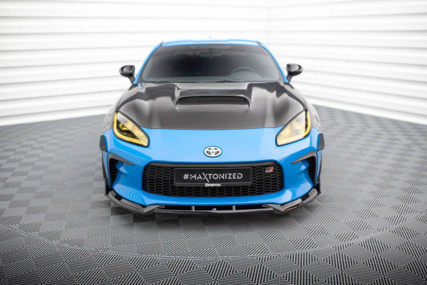 Spoiler Maxton Design versiunea 1 pentru bara față Toyota GR86 (după 2021), negru lucios