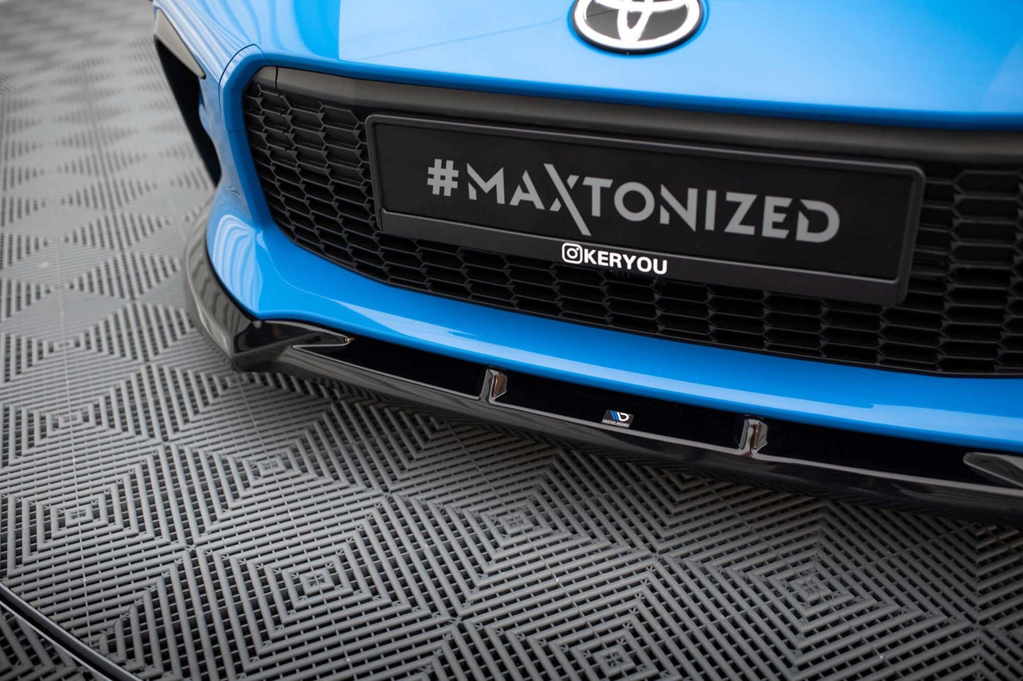 Spoiler pentru bara fata Maxton Design versiunea 1 pentru Toyota GR86 (dupa 2021), negru lucios