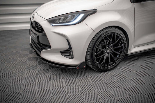 Spoiler Maxton Design versiunea 1 pentru bara fata a Toyota Yaris MK4 (2019+), culoare carbon