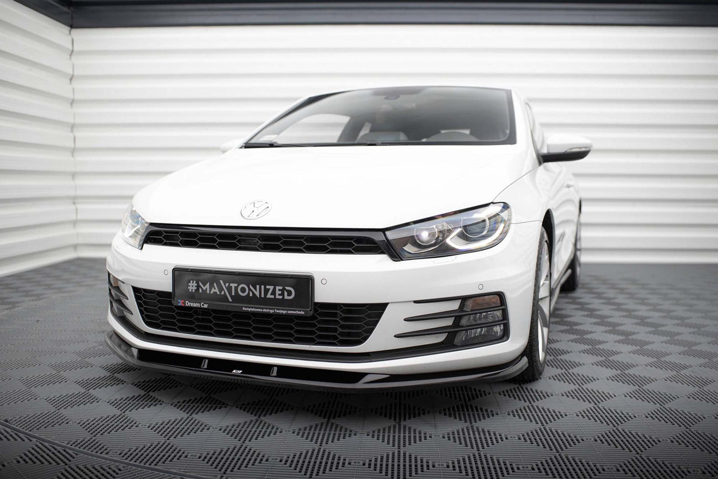 Spoiler bara fata Maxton Design versiunea 1 pentru Volkswagen Scirocco (2014-2017), lac negru