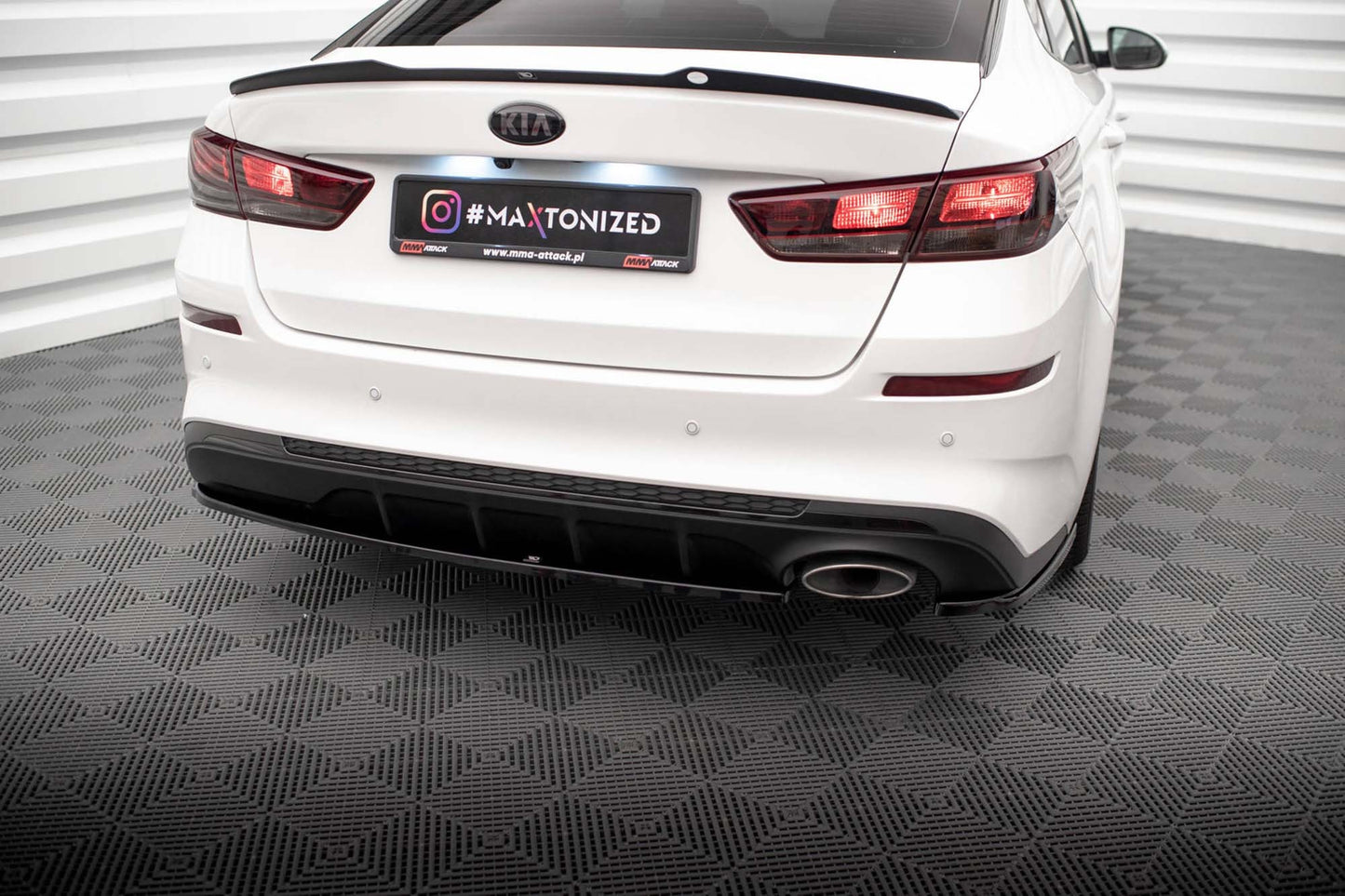 Maxton Design spoiler bară spate versiunea 1 pentru Kia Optima Mk4 (2018-2020), carbon