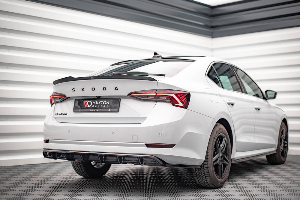Spoiler Maxton Design versiunea 1 pentru bara spate standard a Skoda Octavia (dupa 2019), lac negru