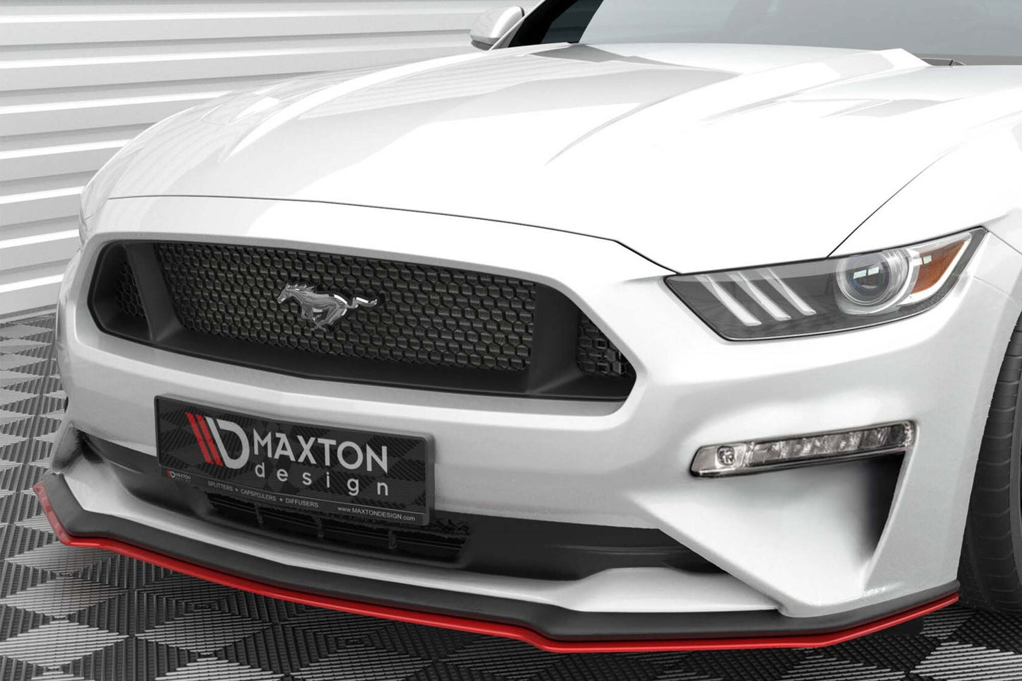 Maxton Design spoiler bara fata versiunea 2 pentru Ford Mustang (2017-2023), negru lucios