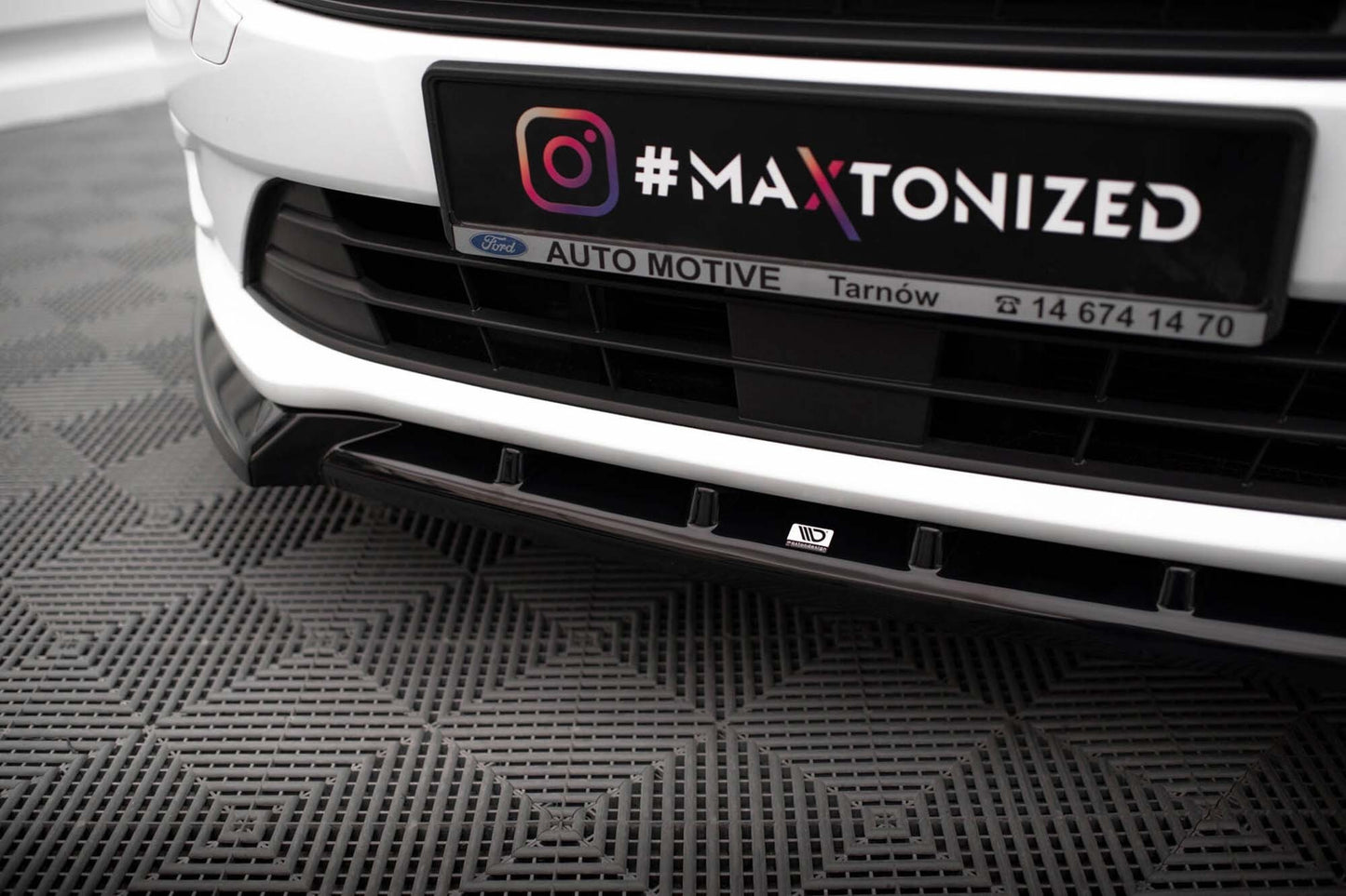 Maxton Design splitter versiunea 2 pentru bara fata Ford Transit Connect (2017-2023), negru lucios