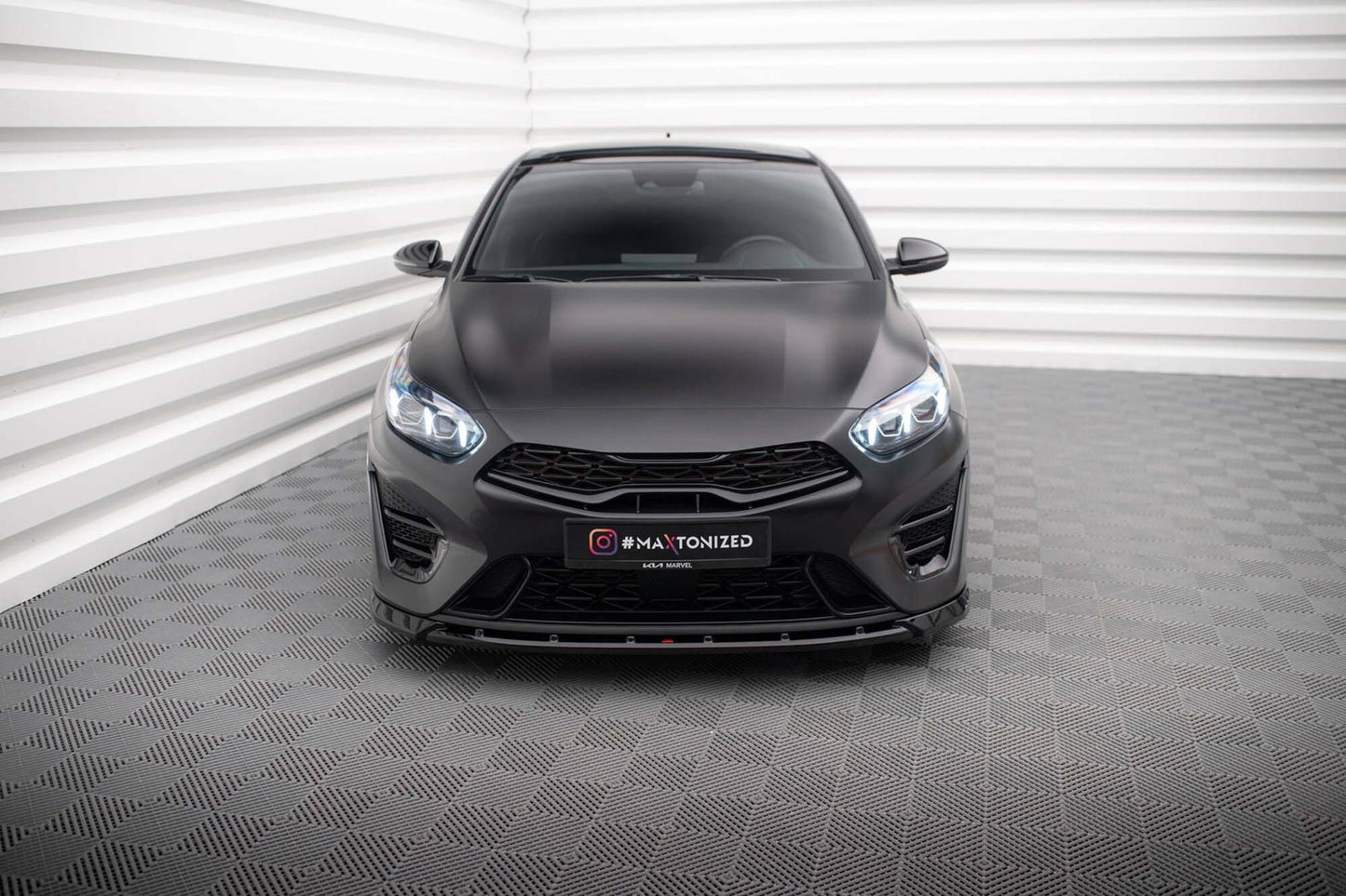Spoiler Maxton Design versiunea 2 pentru bara fata GT a Kia Proceed, Ceed (2022+), negru lac