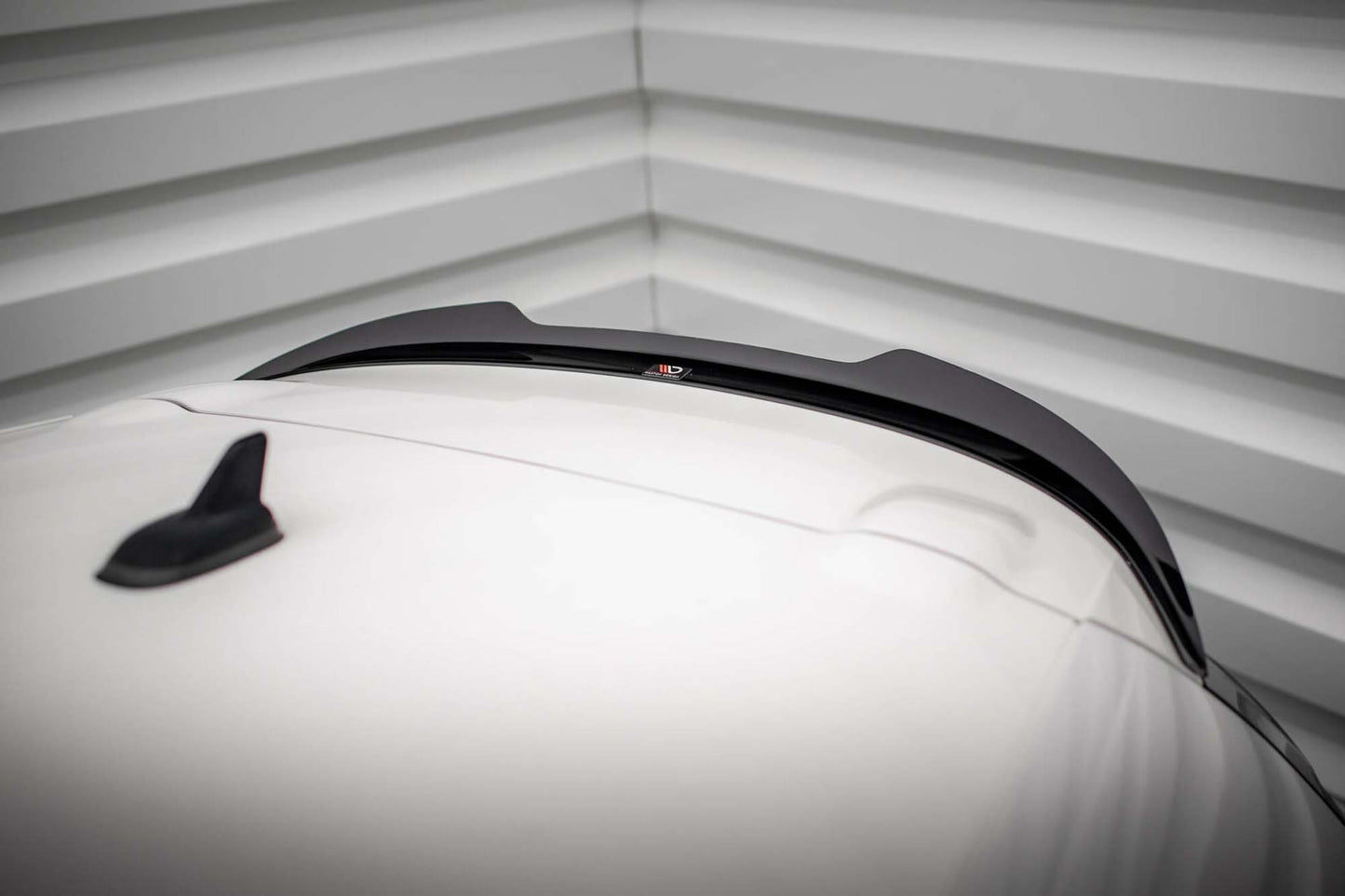 Spoiler plafon Maxton Design versiunea 2 pentru Volkswagen Scirocco R (2008-2014), lac negru