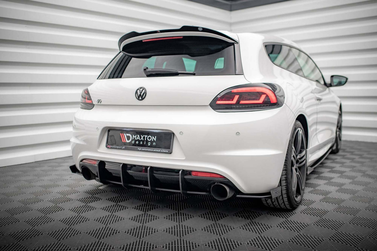 Spoiler plafon Maxton Design versiunea 2 pentru Volkswagen Scirocco R (2008-2014), lac negru