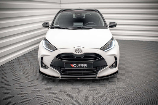 Spoiler Maxton Design versiunea 3 pentru bara fata a Toyota Yaris MK4 (2019+), negru mat