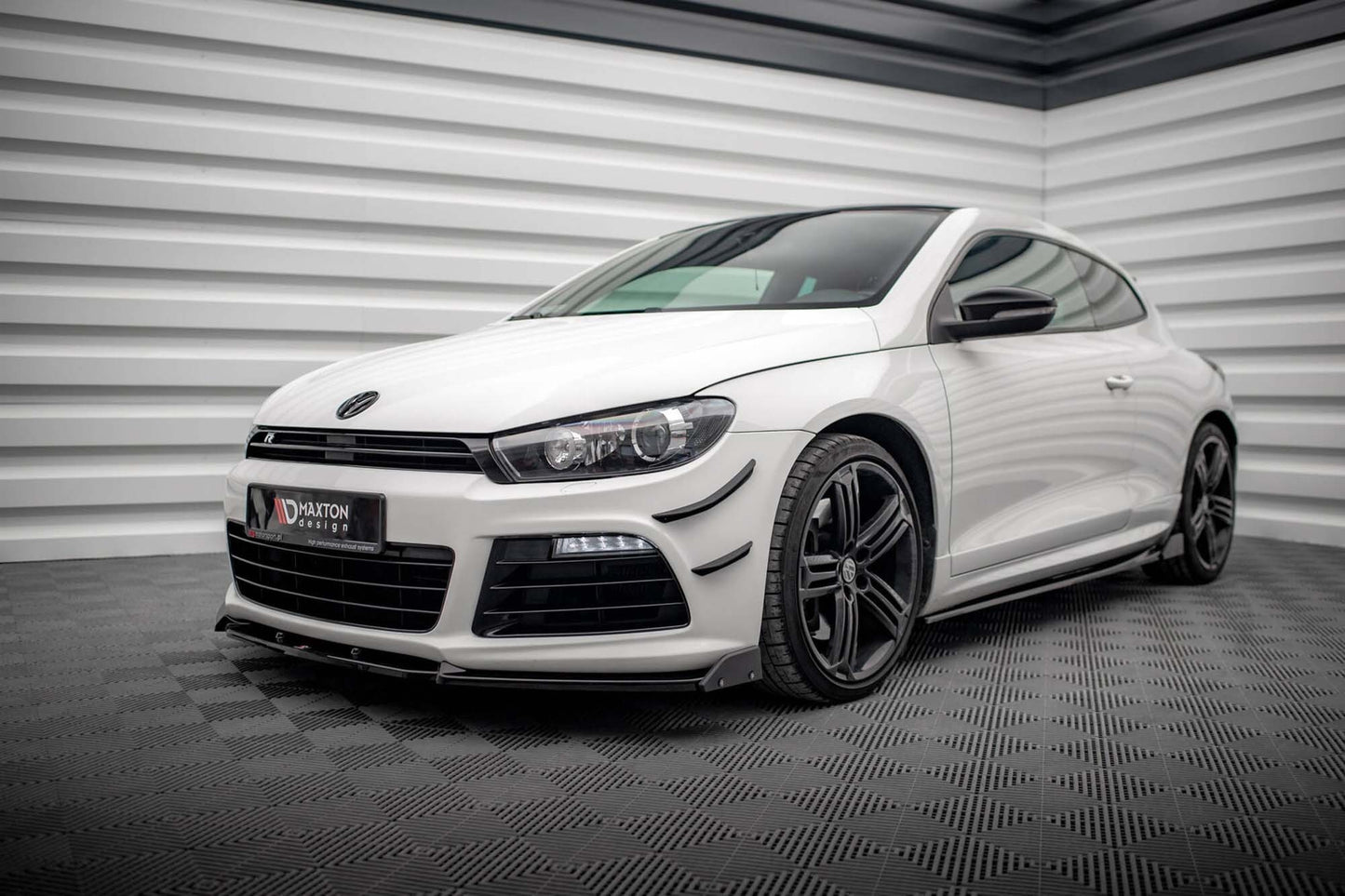 Spoiler bara fata Maxton Design versiunea 3 pentru Volkswagen Scirocco R (2008-2014), lac negru