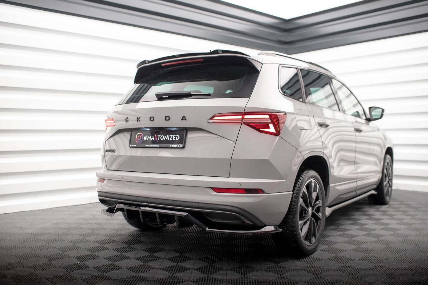 Eleron portbagaj Maxton Design pentru Skoda Karoq Sportline Mk1 (2021-), culoare carbon