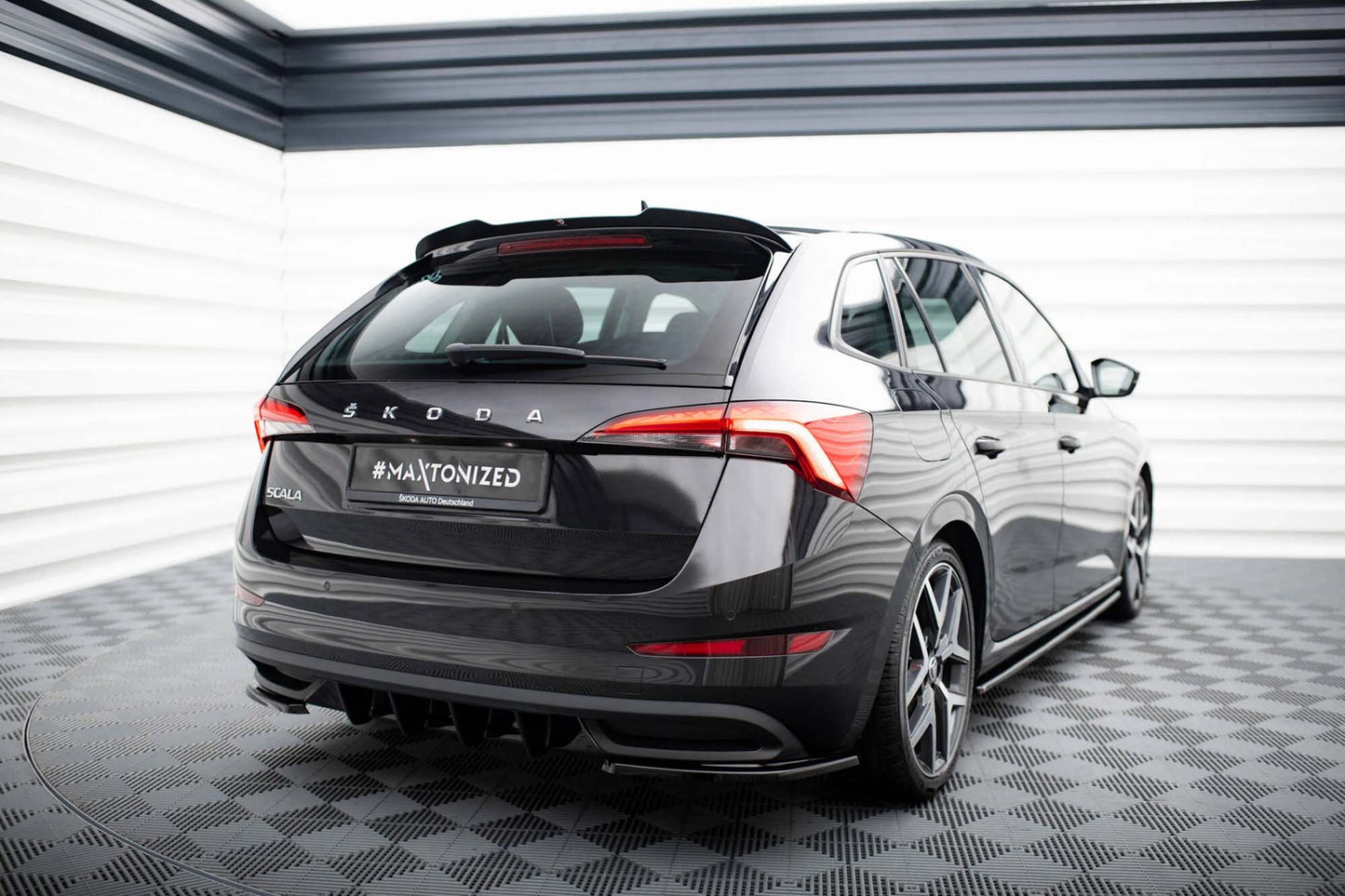 Maxton Design Eliron portbagaj spoiler pentru Skoda Scala (din 2019), negru lucios