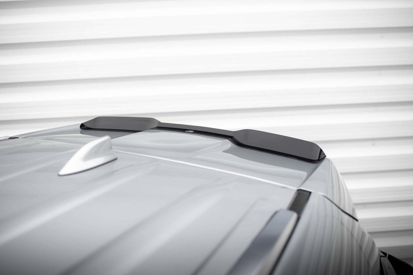 Spoiler portbagaj Maxton Design pentru Toyota Highlander (după 2019), negru lucios