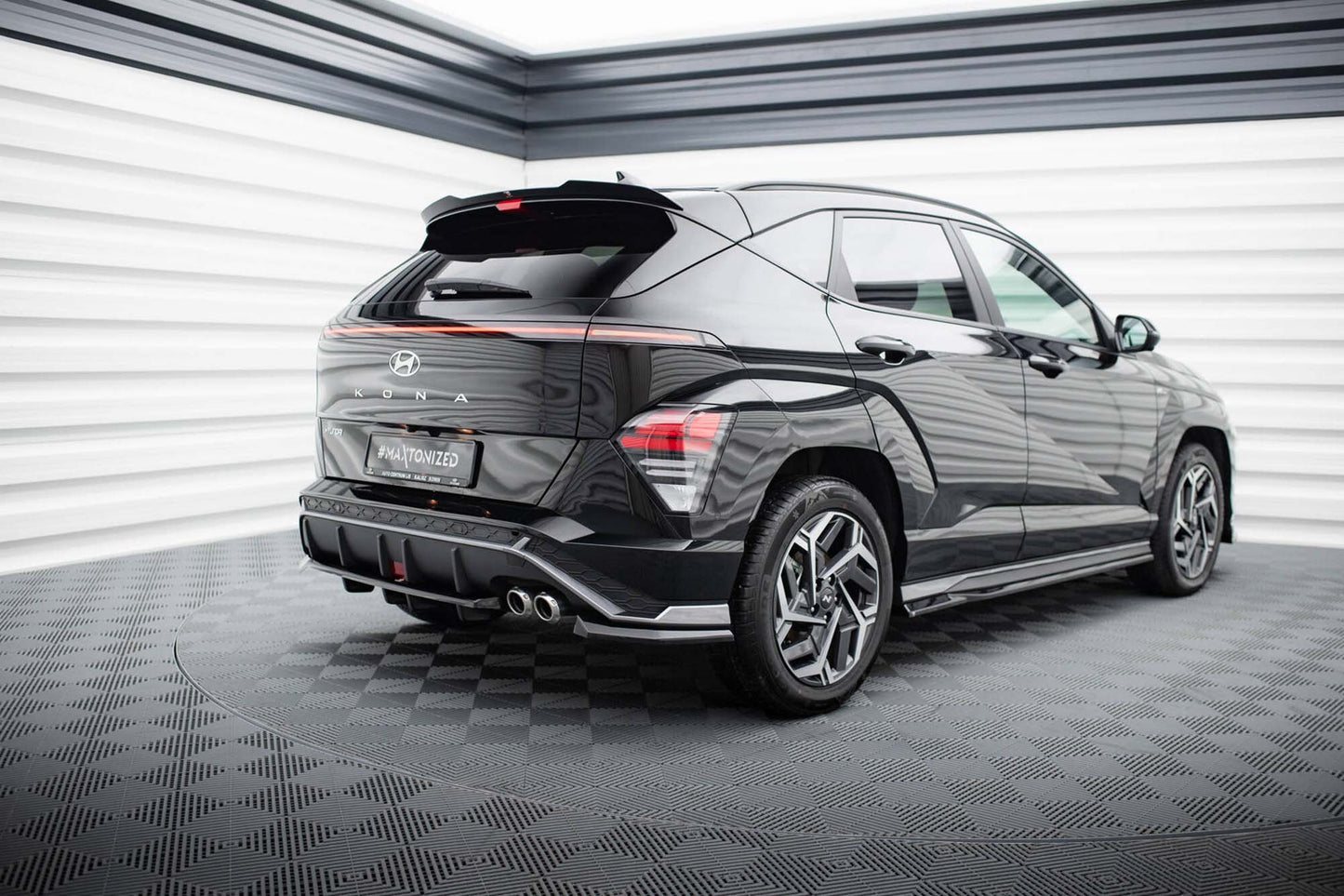 Spoiler plafon Maxton Design pentru Hyundai Kona N-Line (2022-), negru lac