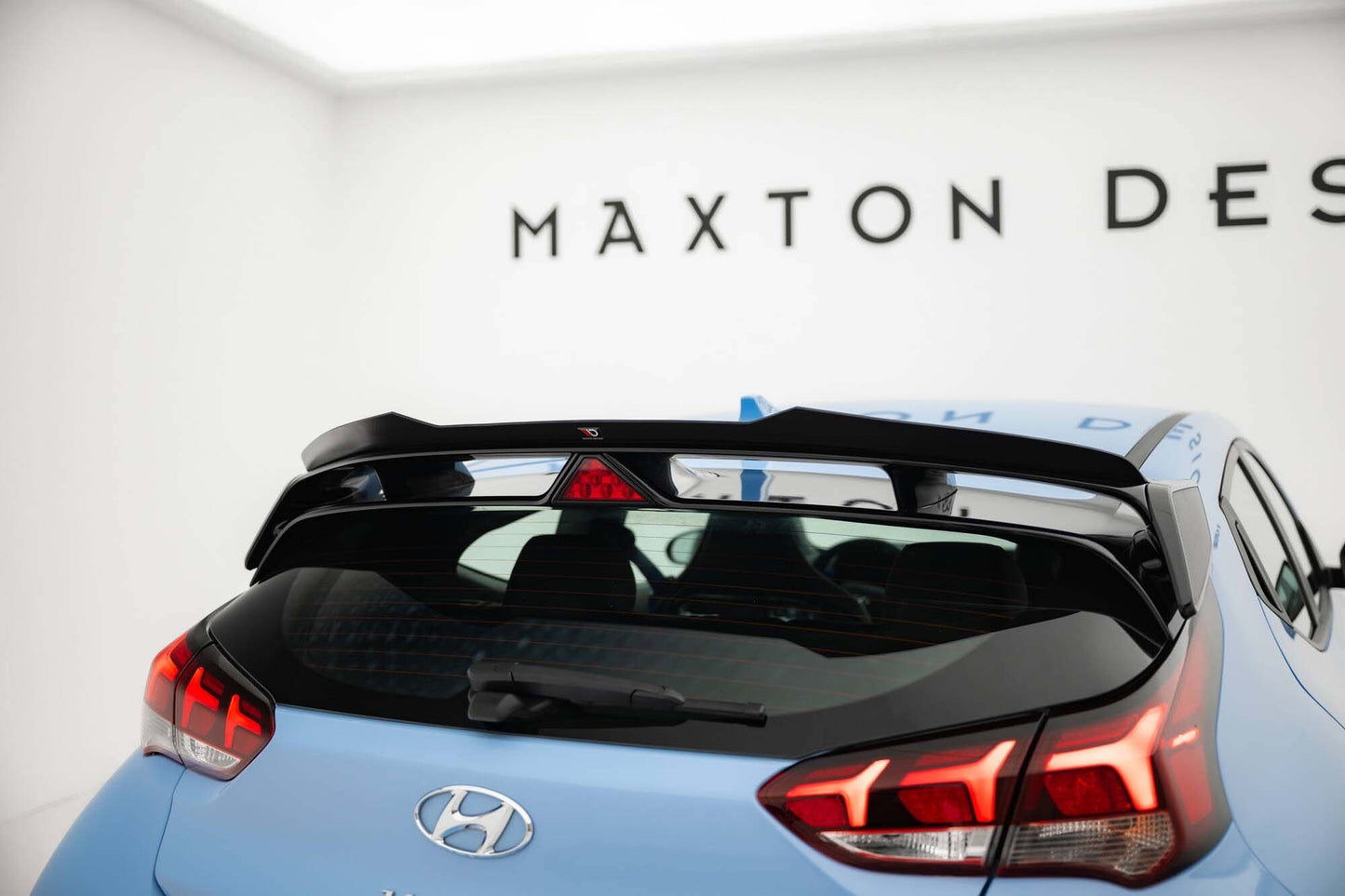 Spoiler plafon Maxton Design pentru Hyundai Veloster N (2018-2022), negru lac