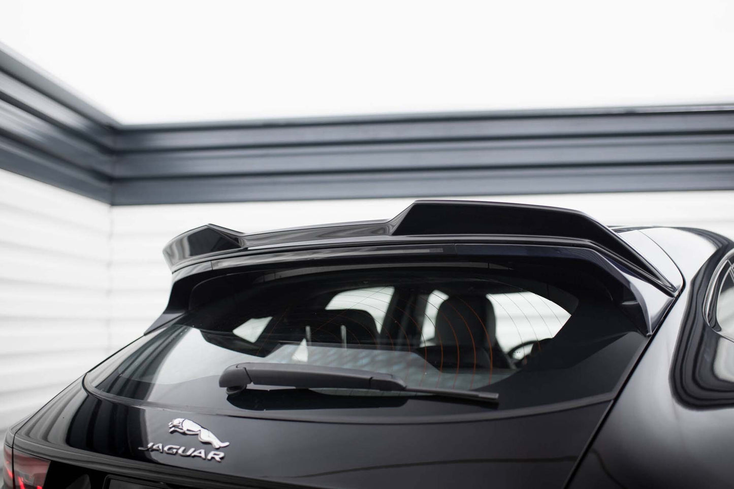 Maxton Design spoiler plafon pentru Jaguar E-Pace R-Dynamic (2017-2020), lac negru