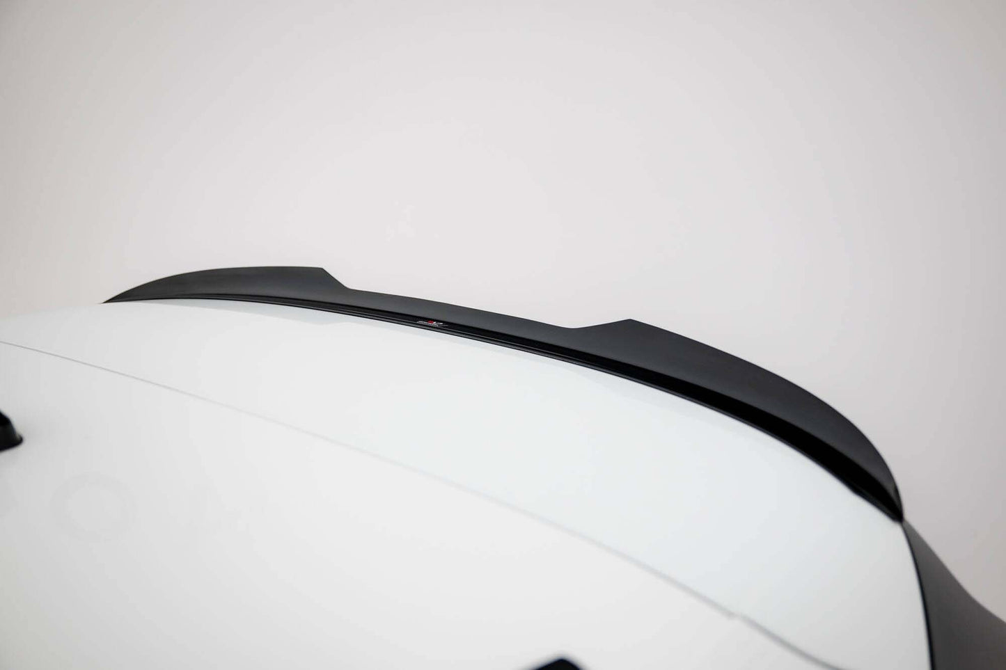 Spoiler plafon Maxton Design pentru VW Passat B9 (dupa 2024), lac negru