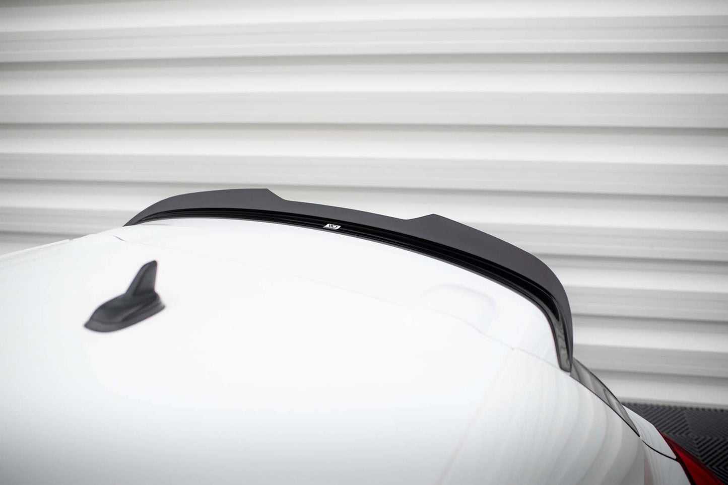Spoiler plafon Maxton Design pentru Volkswagen Scirocco (2014-2017), lac negru