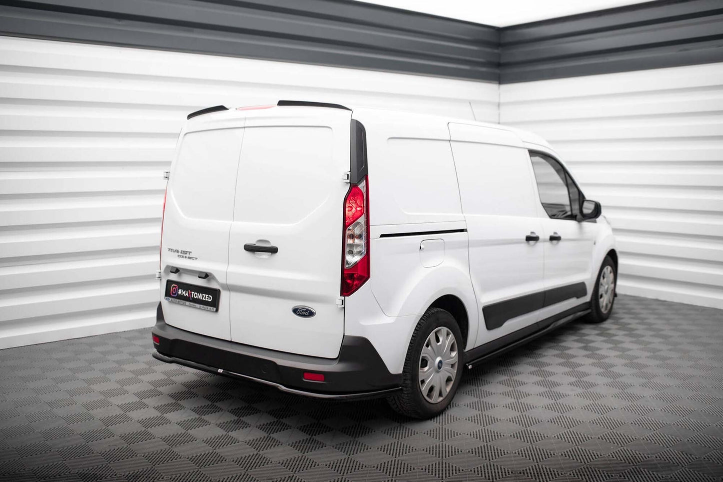 Maxton Design spoiler pentru bara spate Ford Transit Connect (2017-2023), negru lucios