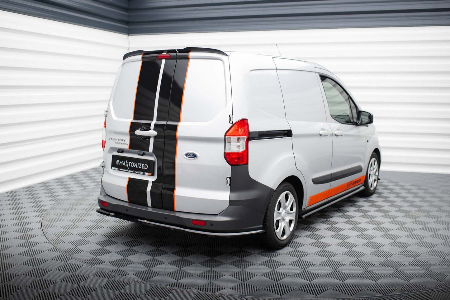 Maxton Design spoiler bara spate pentru Ford Transit Courier (2014-2017), negru lucios