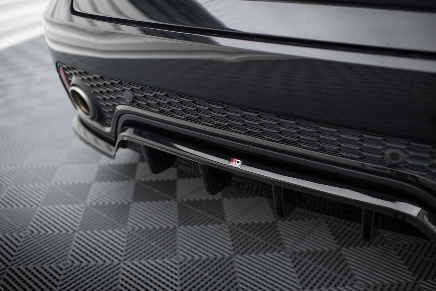 Maxton Design spoiler bara spate pentru Jaguar E-Pace R-Dynamic (2017-2020), lac negru
