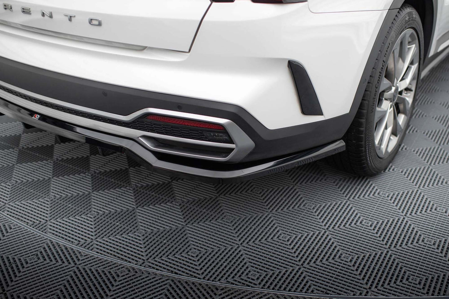 Maxton Design spoiler bară spate pentru Kia Sorento (2020-2023), lac negru