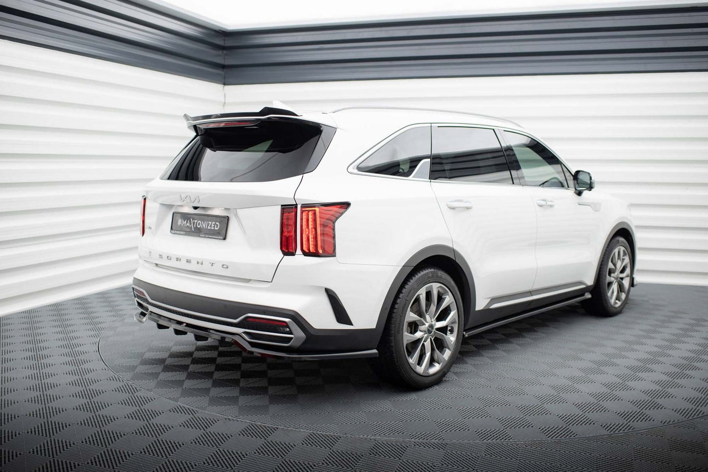 Maxton Design spoiler bară spate pentru Kia Sorento (2020-2023), lac negru