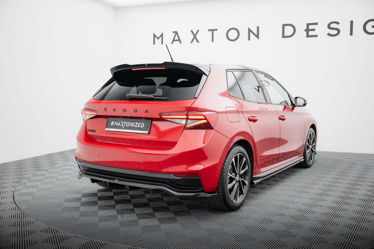 Maxton Design extensie bara spate pentru Skoda Fabia Monte Carlo (după 2021), negru lucios