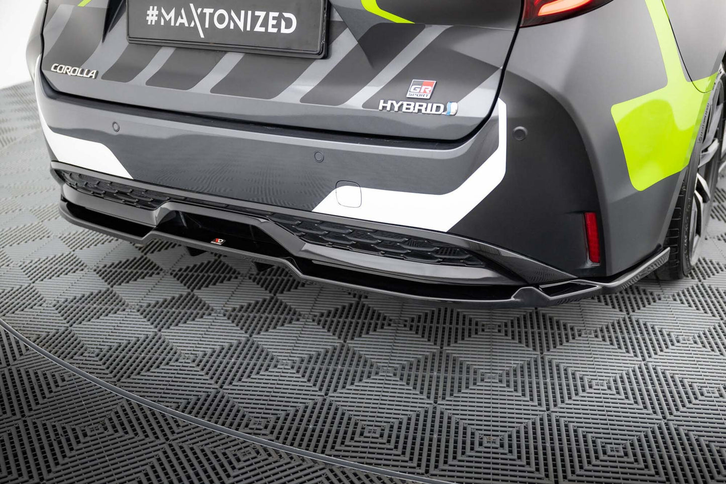 Maxton Design difuzor bară spate pentru Toyota Corolla GR Sport station wagon (2019-2023), negru lucios