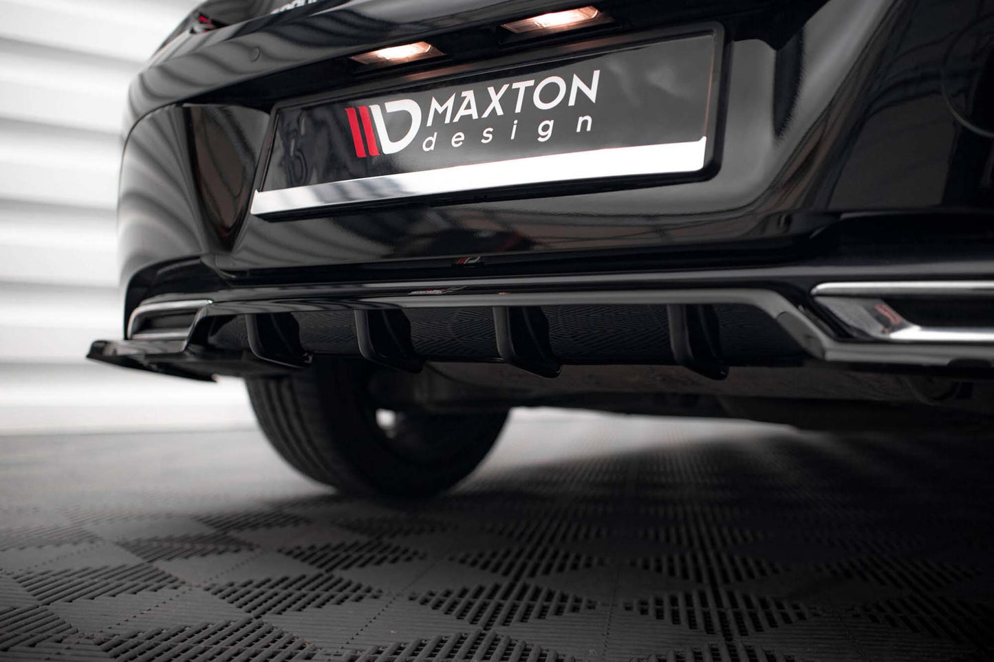 Maxton Design difuzor bară spate pentru Toyota Corolla hatchback (2019-), negru lucios