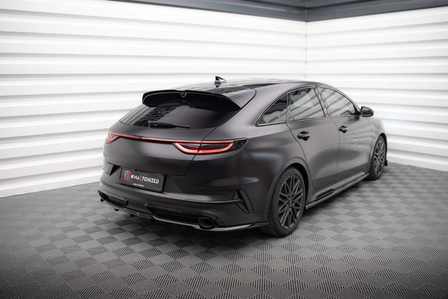 Spoiler bara spate GT Maxton Design pentru Kia Proceed (2022+), negru lac