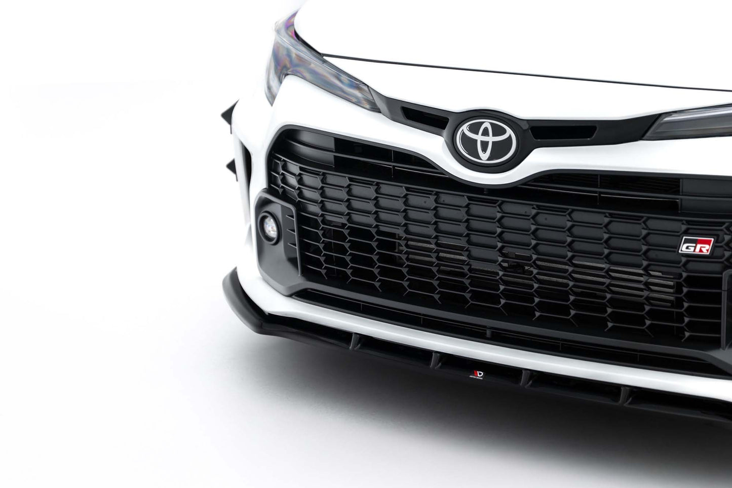Spoiler bara fata Maxton Design versiunea 1 pentru Toyota GR Corolla (2022-2024), lac negru