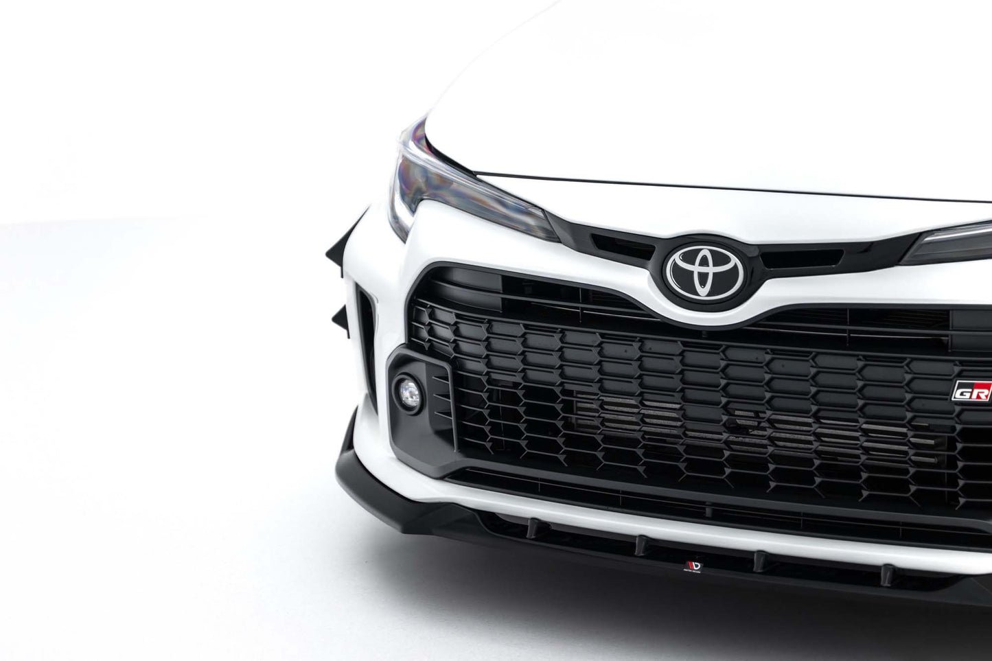 Spoiler bară față Maxton Design versiunea 2 pentru Toyota GR Corolla (2022-2024), negru lucios