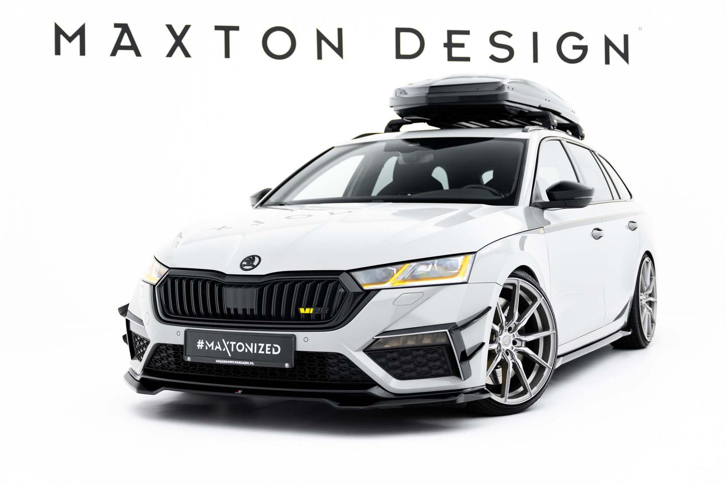 Maxton Design spoiler versiunea 4 pentru bara fata RS a Skoda Octavia Liftback si break (2020-2024), negru lac