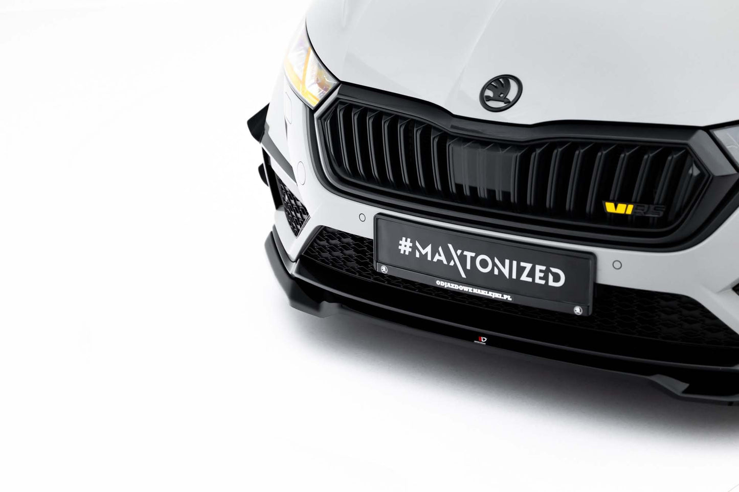 Maxton Design spoiler versiunea 4 pentru bara fata RS a Skoda Octavia Liftback si break (2020-2024), negru lac