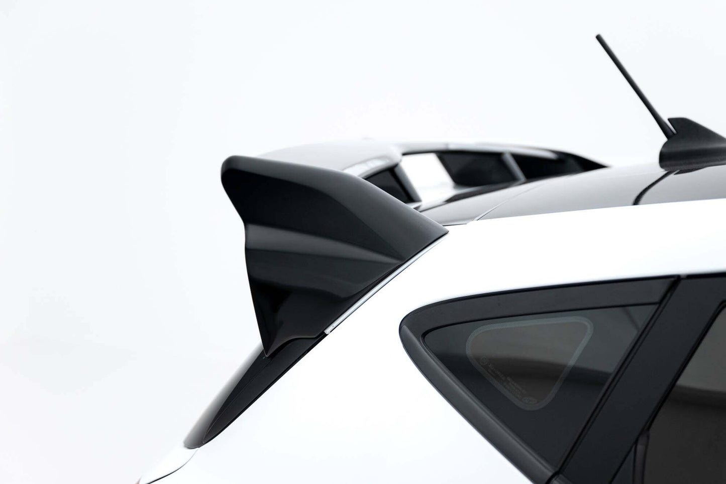 Maxton Design spoiler plafon pentru Ford Fiesta ST / ST‑Line (2017‑2024), negru lacuit